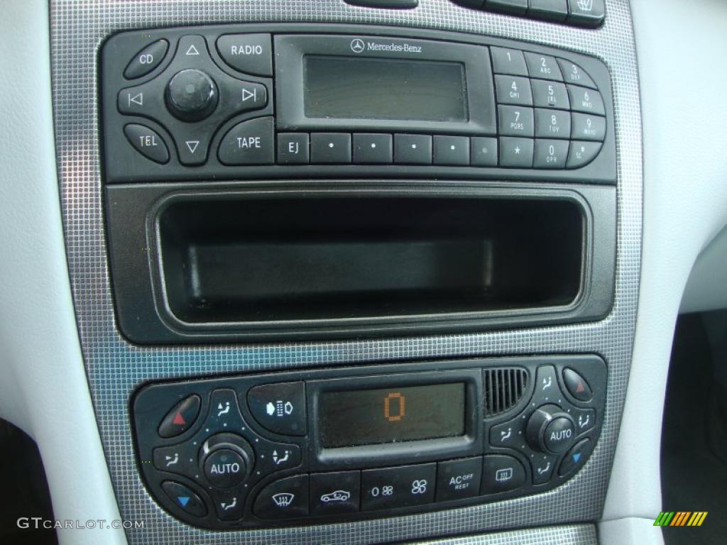 2003 Mercedes-Benz C 320 4Matic Sport Sedan Controls Photo #49640180