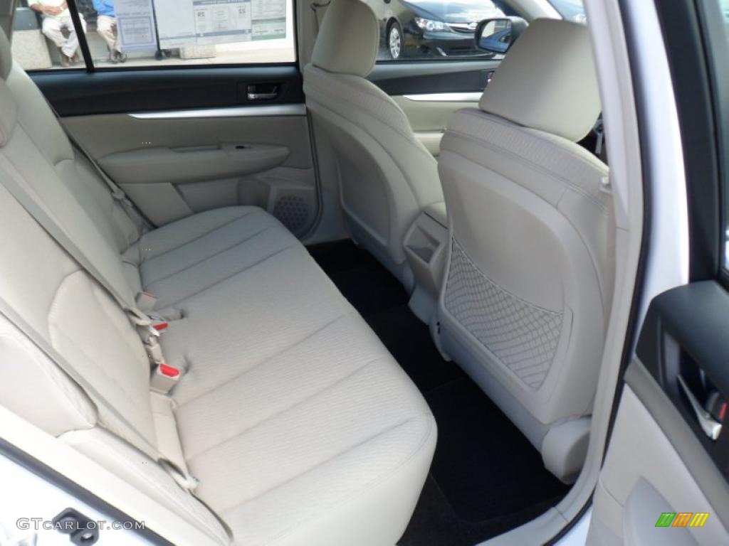 Warm Ivory Interior 2011 Subaru Outback 2.5i Wagon Photo #49642010