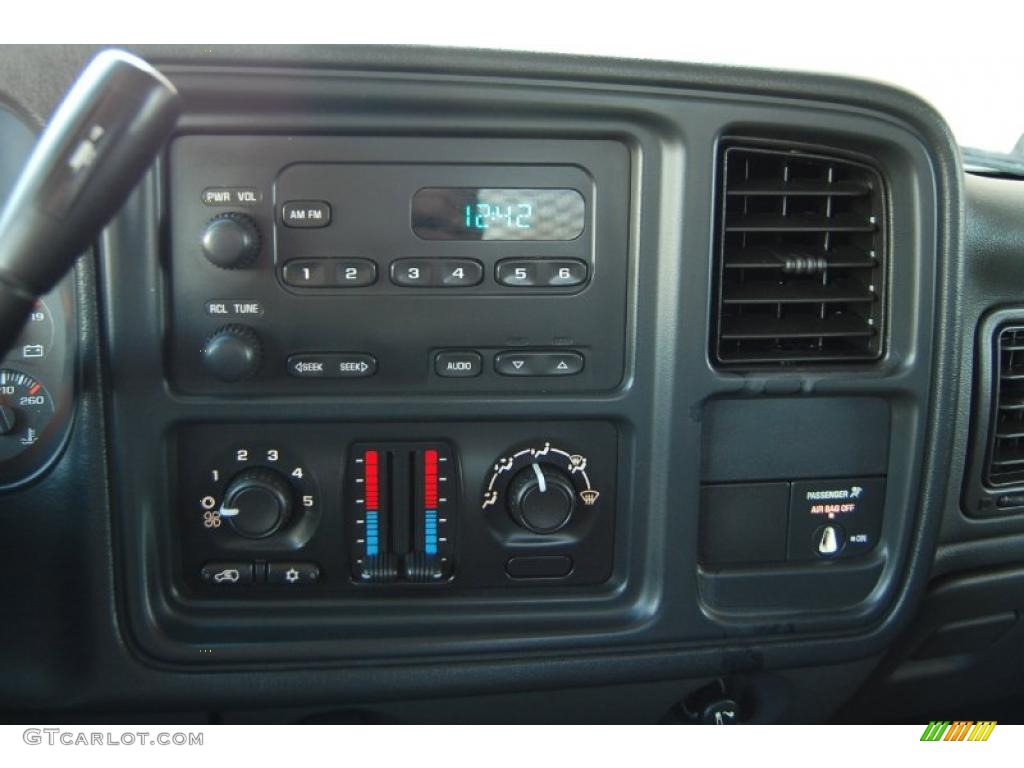 2007 Chevrolet Silverado 3500HD Regular Cab Chassis Dump Truck Controls Photo #49645109