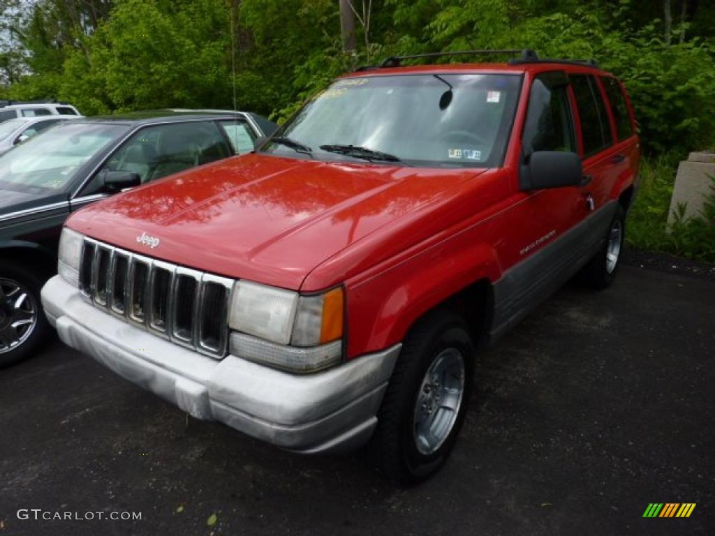 1998 Grand Cherokee Laredo 4x4 - Flame Red / Gray photo #3