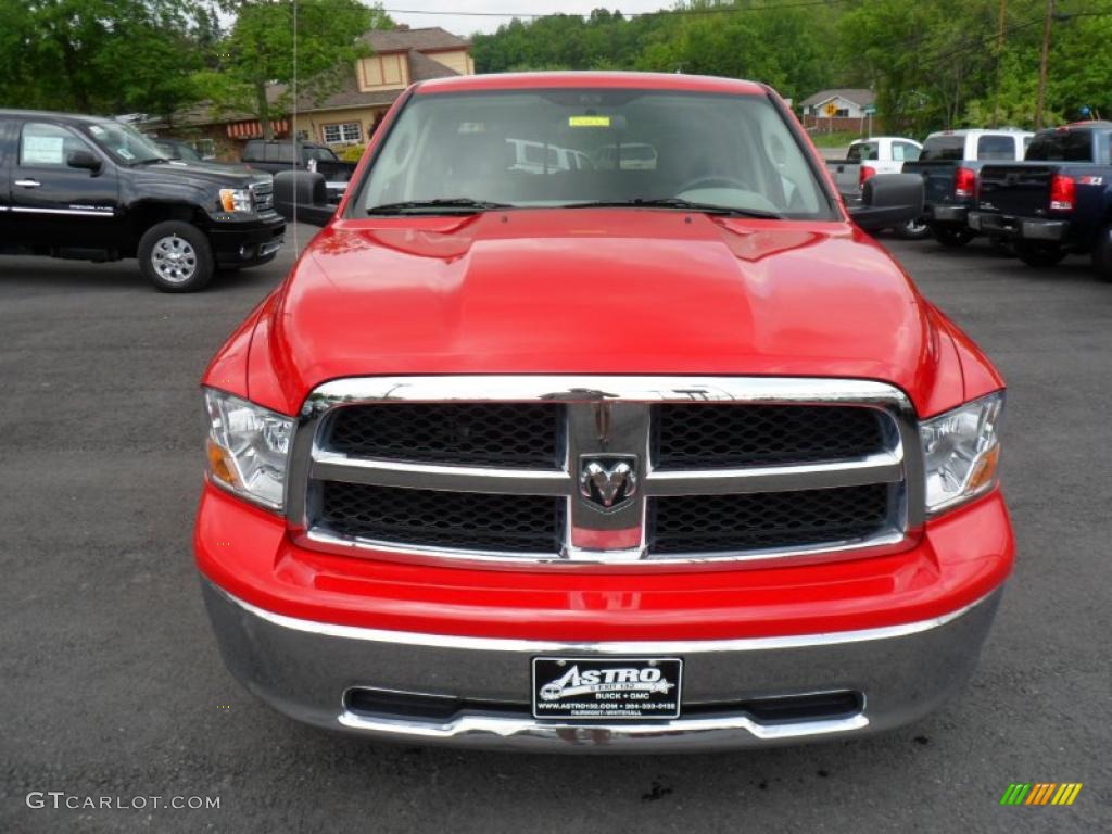 2011 Ram 1500 SLT Quad Cab 4x4 - Flame Red / Dark Slate Gray/Medium Graystone photo #2