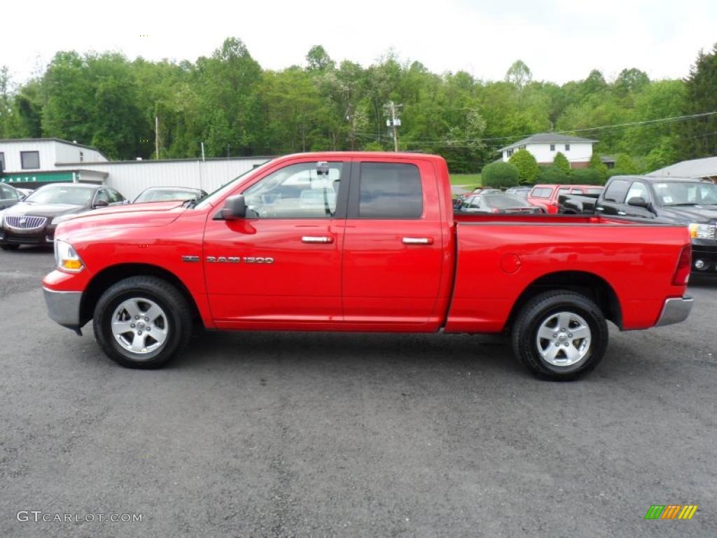 2011 Ram 1500 SLT Quad Cab 4x4 - Flame Red / Dark Slate Gray/Medium Graystone photo #4