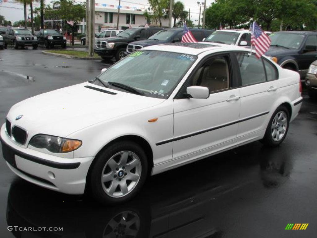 2004 3 Series 325i Sedan - Alpine White / Sand photo #4