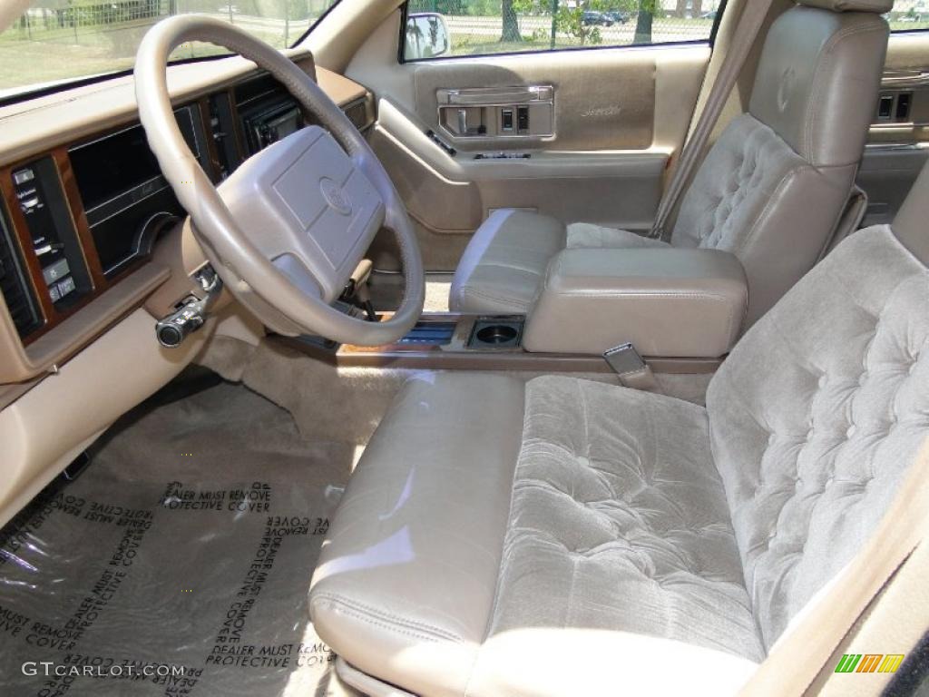 Beige Interior 1990 Cadillac Seville STS Photo #49647587