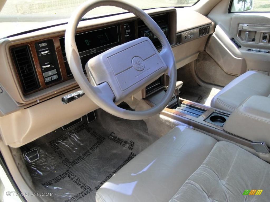 Beige Interior 1990 Cadillac Seville STS Photo #49647599