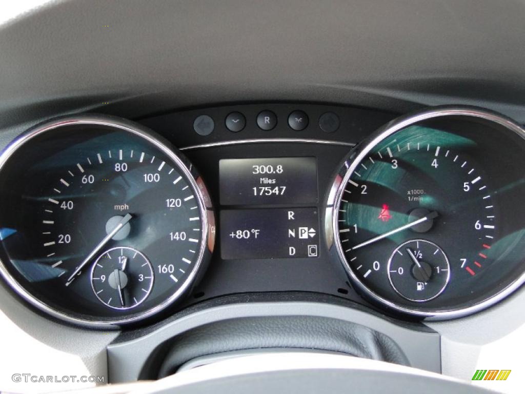 2010 Mercedes-Benz R 350 4Matic Gauges Photo #49651602