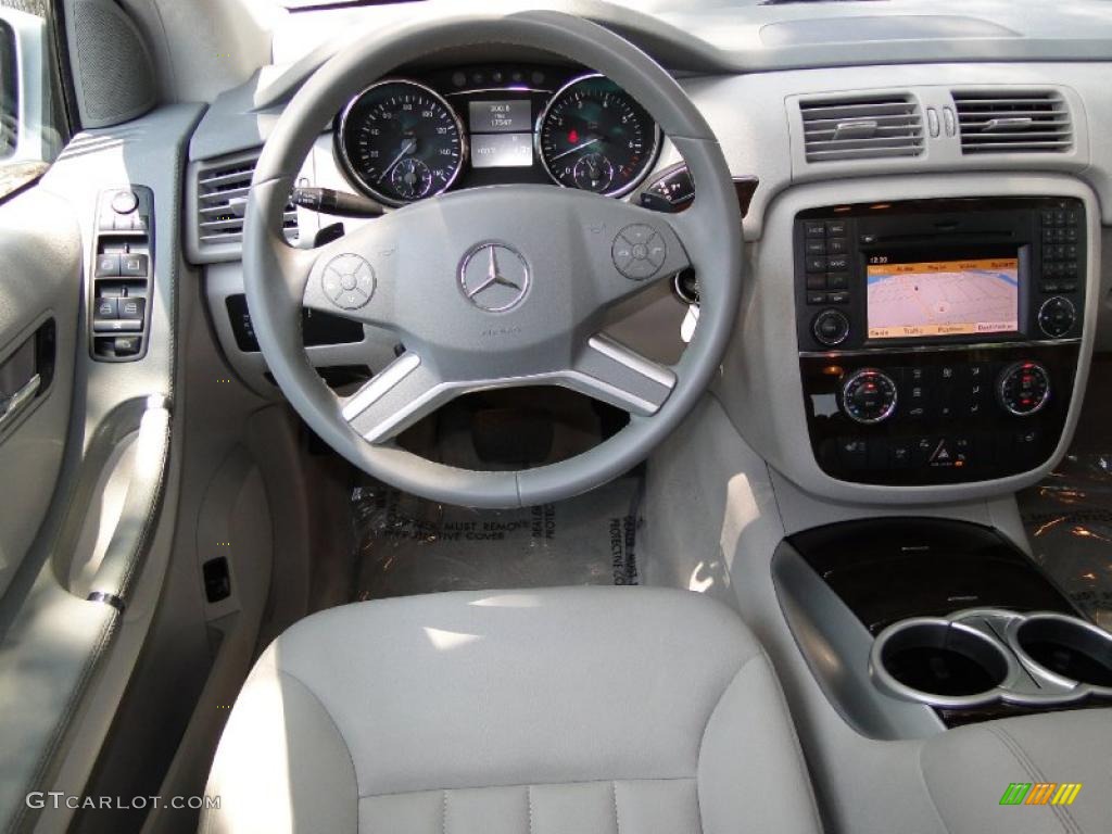2010 Mercedes-Benz R 350 4Matic Ash Dashboard Photo #49651632