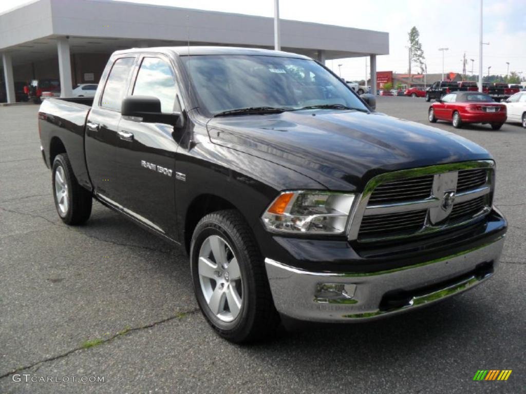 2011 Ram 1500 Big Horn Quad Cab 4x4 - Brilliant Black Crystal Pearl / Dark Slate Gray/Medium Graystone photo #5