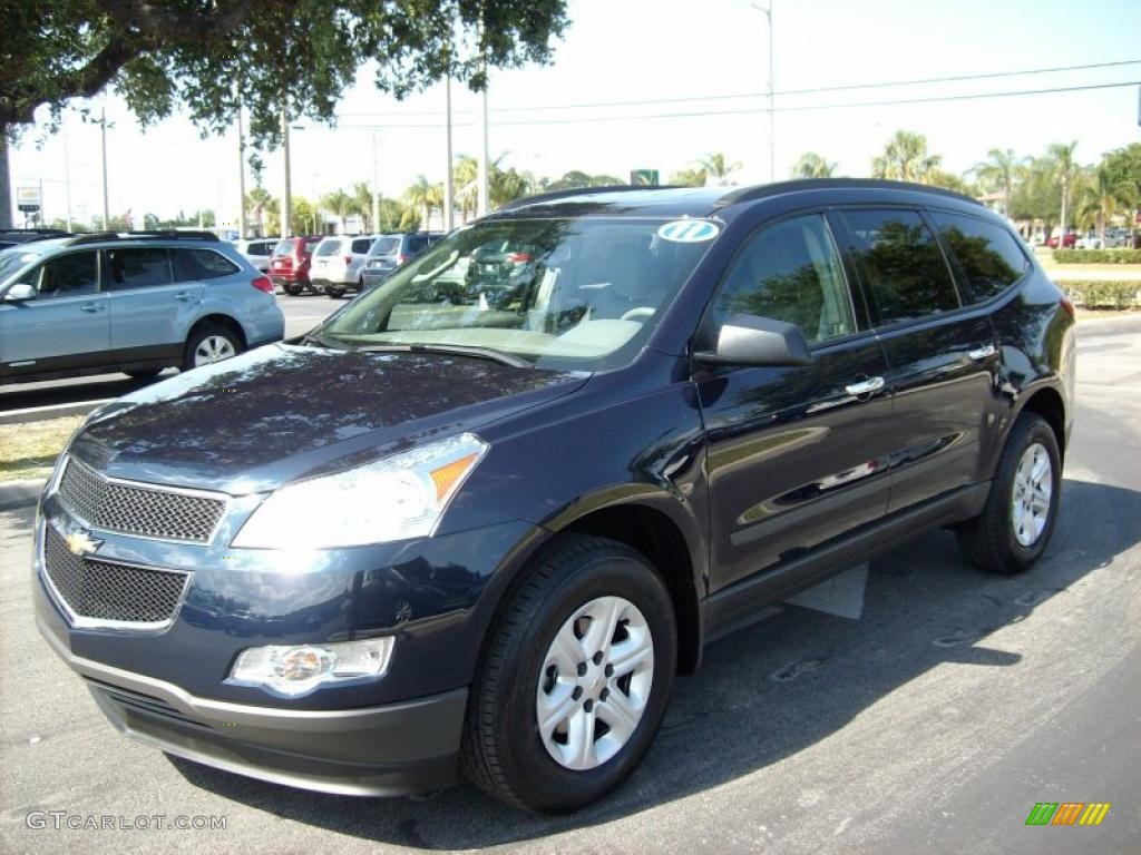 Dark Blue Metallic Chevrolet Traverse