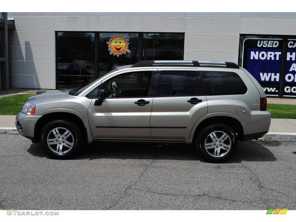 2006 Endeavor LS AWD - Mineral Beige Pearl / Sand Blast Beige photo #5