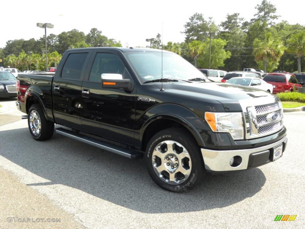 2010 F150 Lariat SuperCrew - Tuxedo Black / Black photo #1