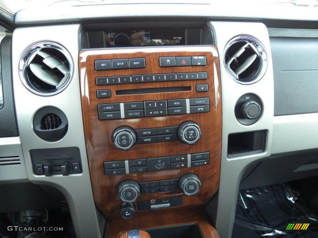 2010 F150 Lariat SuperCrew - Tuxedo Black / Black photo #26