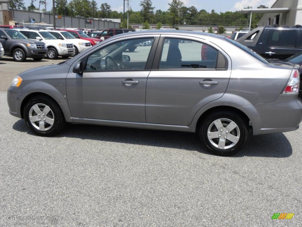 2009 Aveo LT Sedan - Medium Gray / Charcoal photo #2