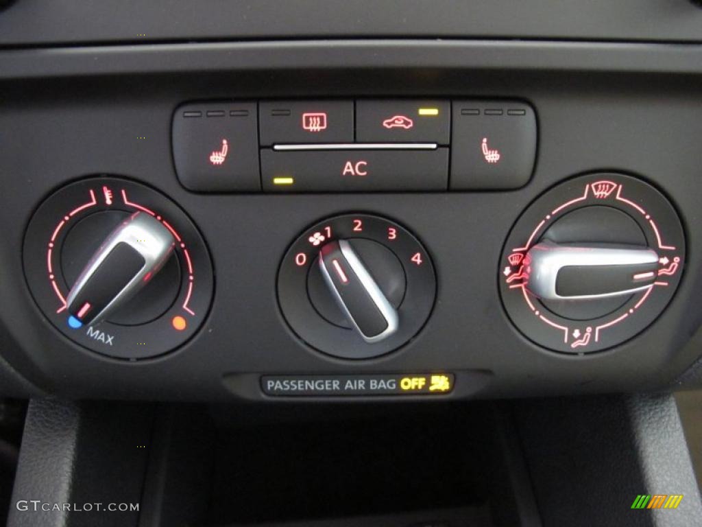 2011 Volkswagen Jetta SE Sedan Controls Photo #49663264