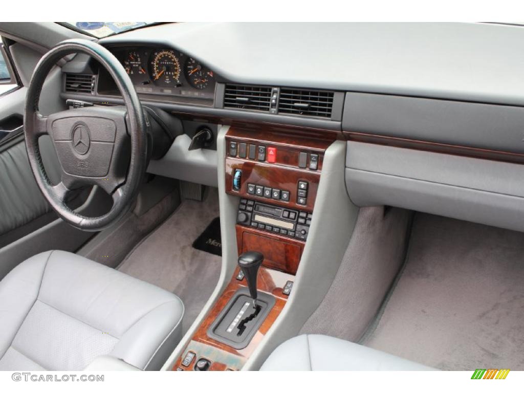 Grey Interior 1995 Mercedes-Benz E 320 Convertible Photo #49664918