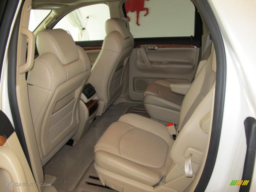 Black Interior 2008 Saturn Outlook XR Photo #49665906