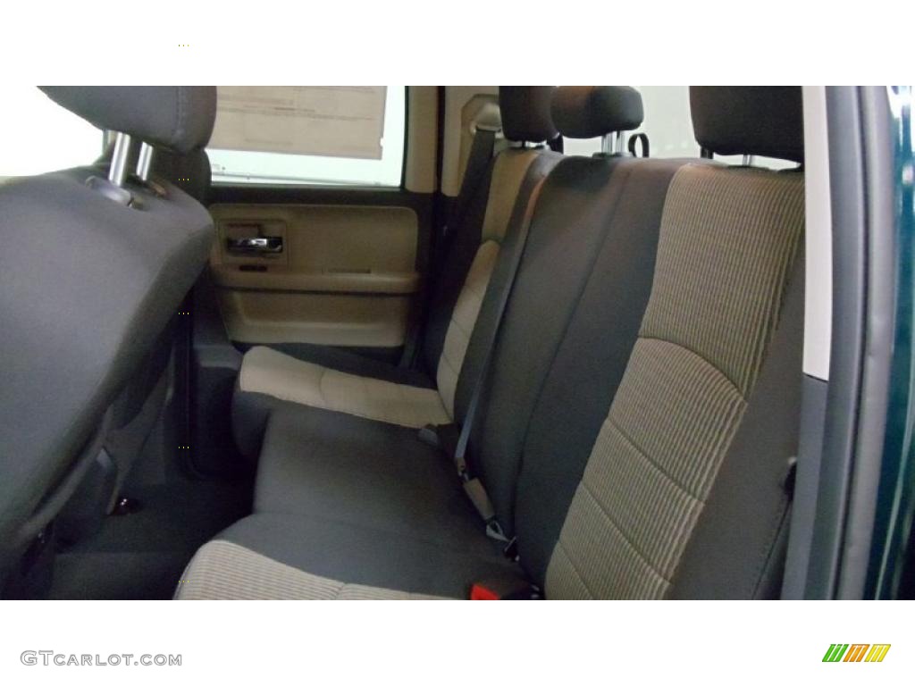 2011 Ram 1500 Big Horn Quad Cab 4x4 - Hunter Green Pearl / Dark Slate Gray/Medium Graystone photo #23