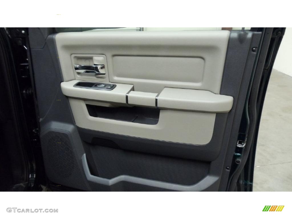 2011 Ram 1500 Big Horn Quad Cab 4x4 - Hunter Green Pearl / Dark Slate Gray/Medium Graystone photo #26