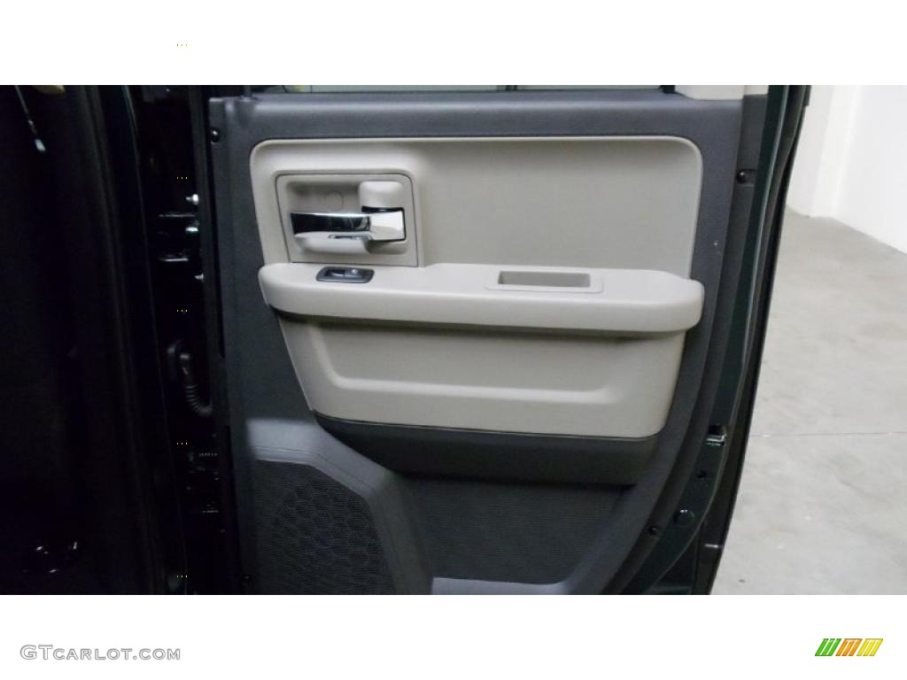 2011 Ram 1500 Big Horn Quad Cab 4x4 - Hunter Green Pearl / Dark Slate Gray/Medium Graystone photo #27