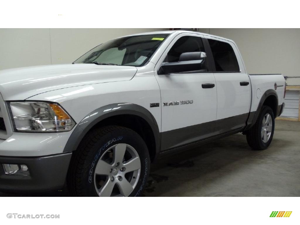 2011 Ram 1500 SLT Outdoorsman Crew Cab 4x4 - Bright White / Dark Slate Gray/Medium Graystone photo #8