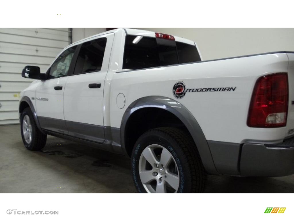 2011 Ram 1500 SLT Outdoorsman Crew Cab 4x4 - Bright White / Dark Slate Gray/Medium Graystone photo #11