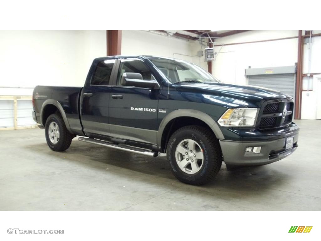 2011 Ram 1500 SLT Outdoorsman Quad Cab 4x4 - Hunter Green Pearl / Dark Slate Gray/Medium Graystone photo #3