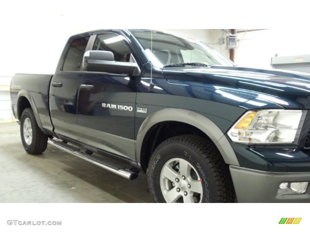 2011 Ram 1500 SLT Outdoorsman Quad Cab 4x4 - Hunter Green Pearl / Dark Slate Gray/Medium Graystone photo #9