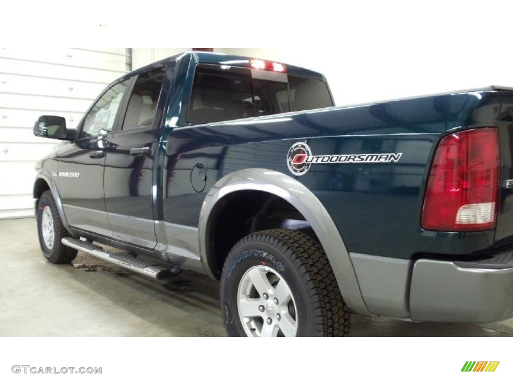 2011 Ram 1500 SLT Outdoorsman Quad Cab 4x4 - Hunter Green Pearl / Dark Slate Gray/Medium Graystone photo #11