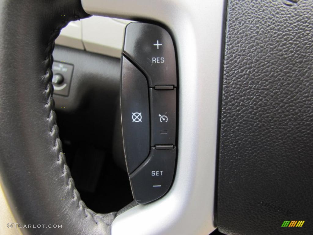 2009 Chevrolet Traverse LTZ AWD Controls Photo #49671774