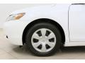 Super White - Camry LE Photo No. 20