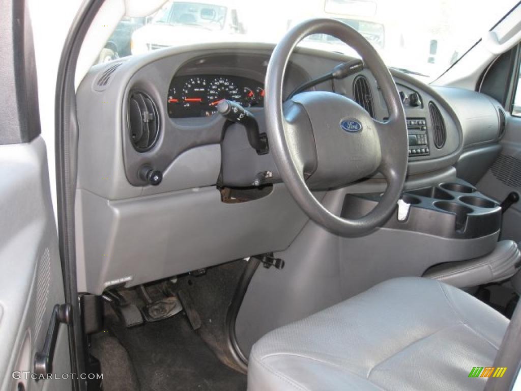 Medium Flint Interior 2006 Ford E Series Cutaway E350 Commercial Moving Van Photo #49677777