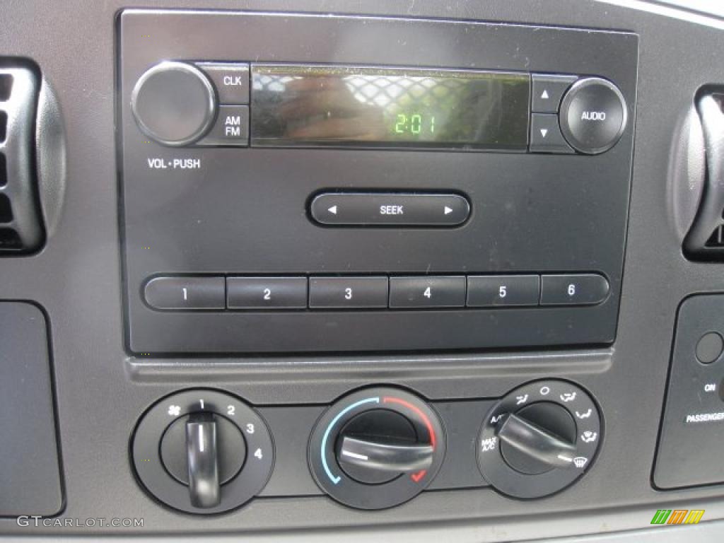2006 Ford F450 Super Duty XL Regular Cab Stake Truck Controls Photo #49678137