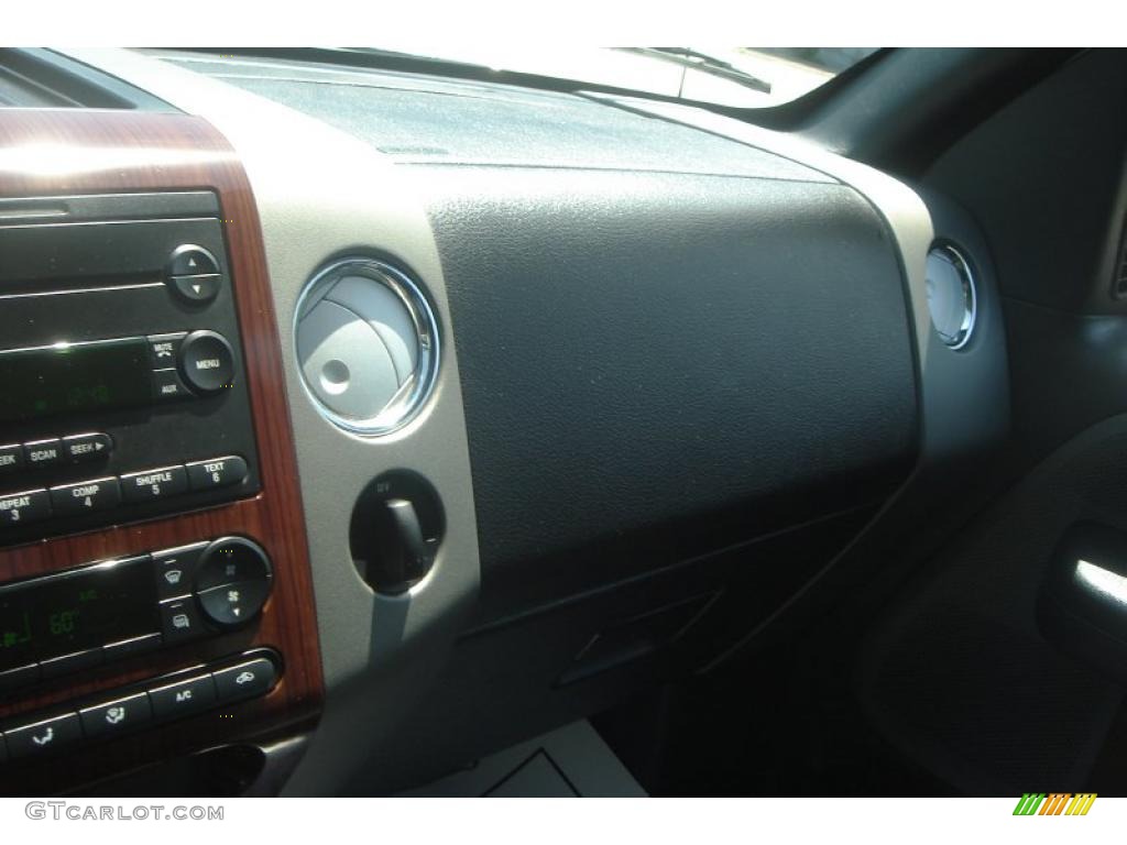 2006 F150 Lariat SuperCab - Black / Black photo #30