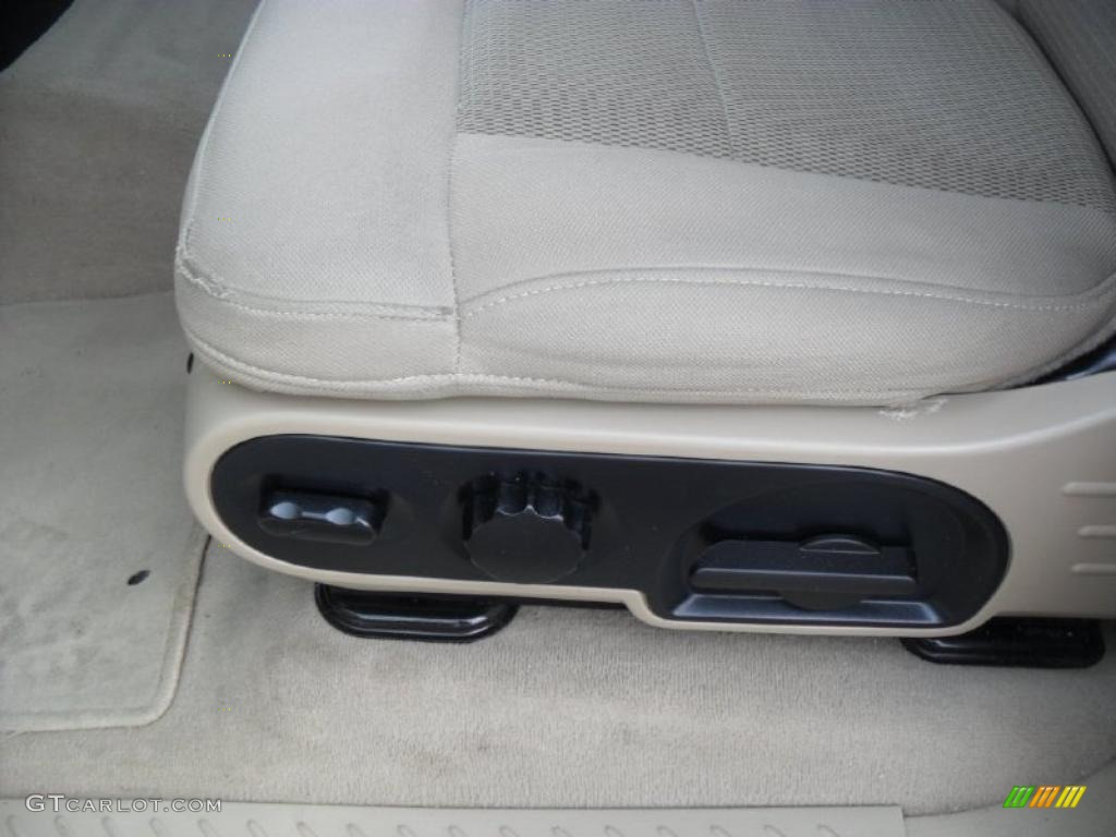 2004 F150 XLT SuperCrew - Oxford White / Tan photo #9