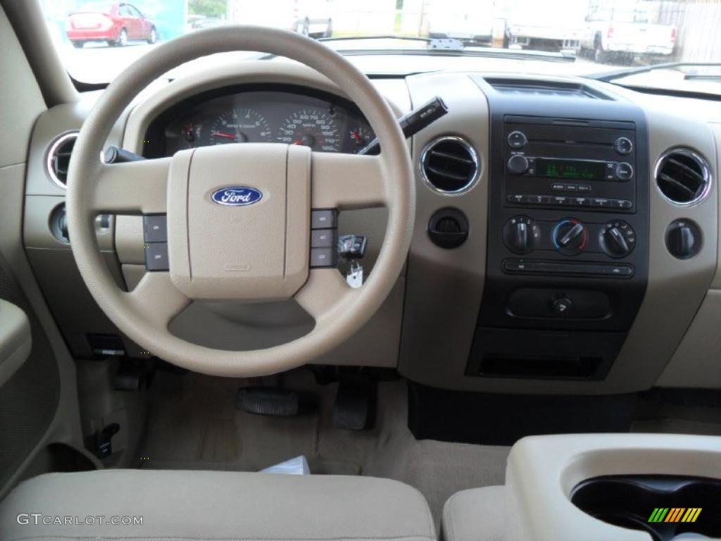 2004 F150 XLT SuperCrew - Oxford White / Tan photo #17