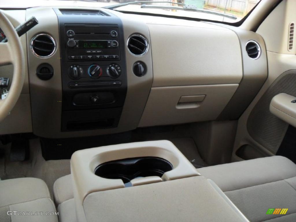 2004 F150 XLT SuperCrew - Oxford White / Tan photo #18