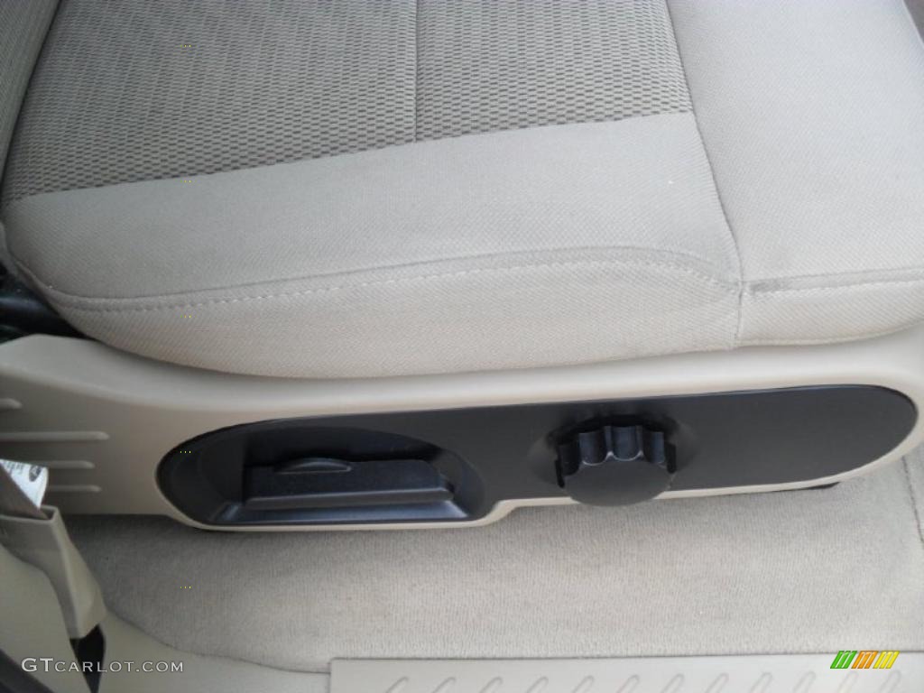 2004 F150 XLT SuperCrew - Oxford White / Tan photo #23