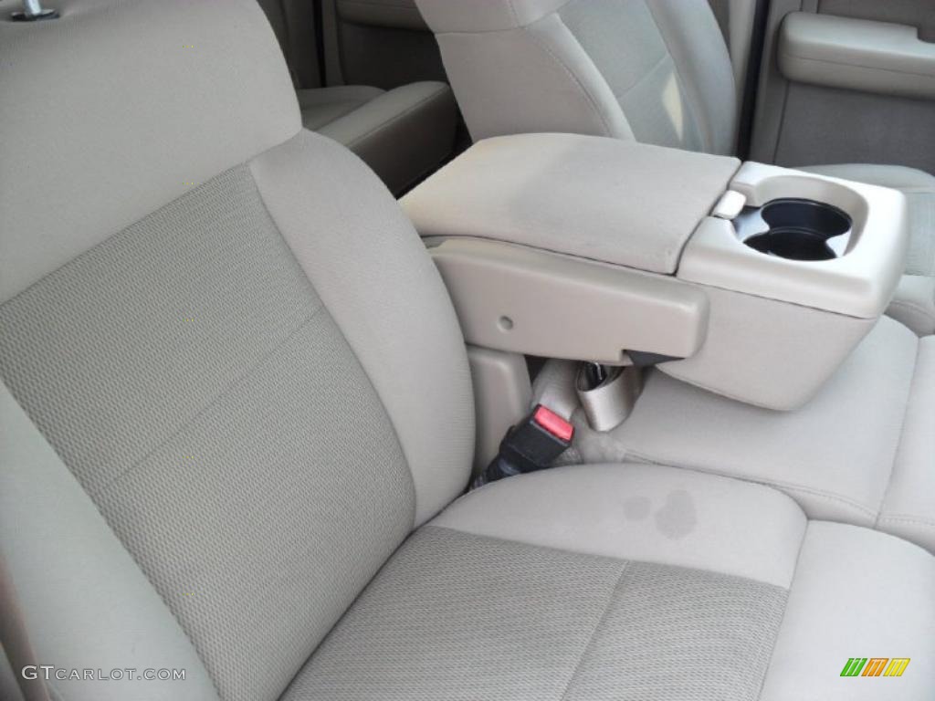 2004 F150 XLT SuperCrew - Oxford White / Tan photo #24