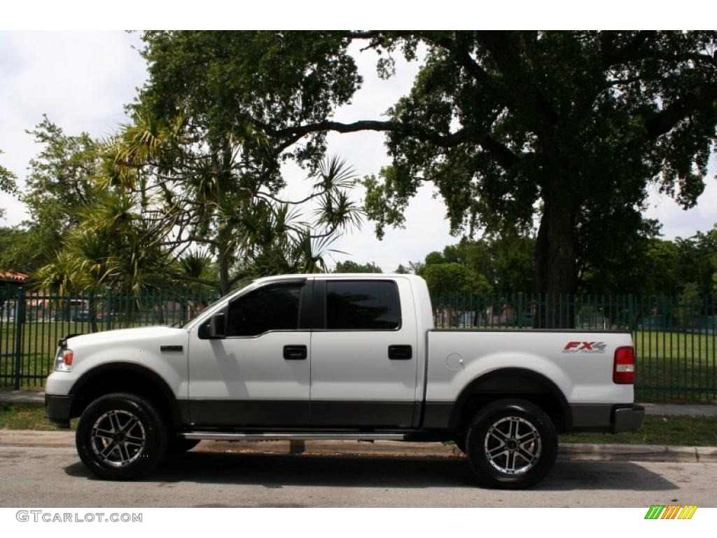 2005 F150 FX4 SuperCrew 4x4 - Oxford White / Medium Flint/Dark Flint Grey photo #3