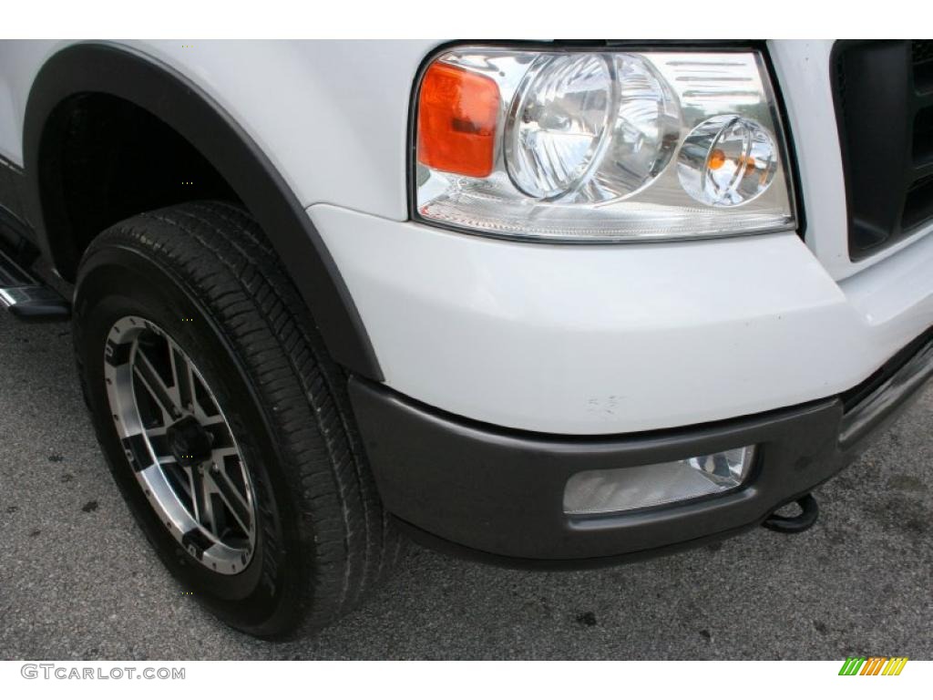 2005 F150 FX4 SuperCrew 4x4 - Oxford White / Medium Flint/Dark Flint Grey photo #15