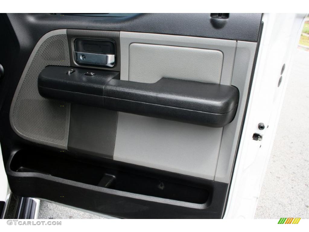 2005 F150 FX4 SuperCrew 4x4 - Oxford White / Medium Flint/Dark Flint Grey photo #28