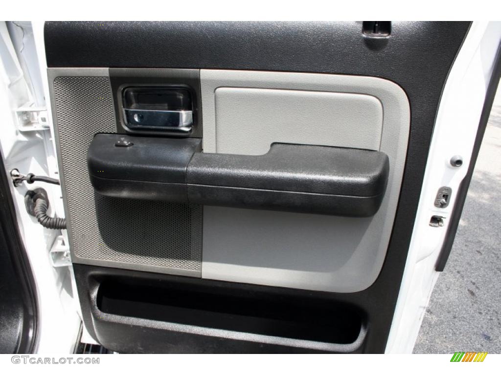 2005 F150 FX4 SuperCrew 4x4 - Oxford White / Medium Flint/Dark Flint Grey photo #30