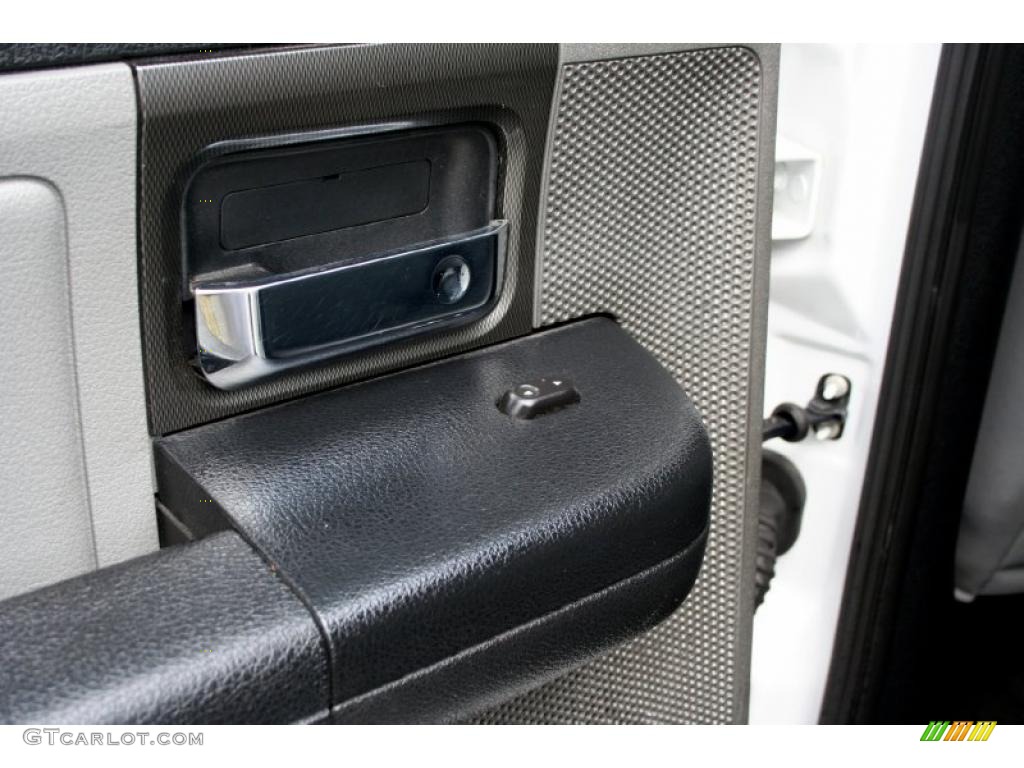 2005 F150 FX4 SuperCrew 4x4 - Oxford White / Medium Flint/Dark Flint Grey photo #33