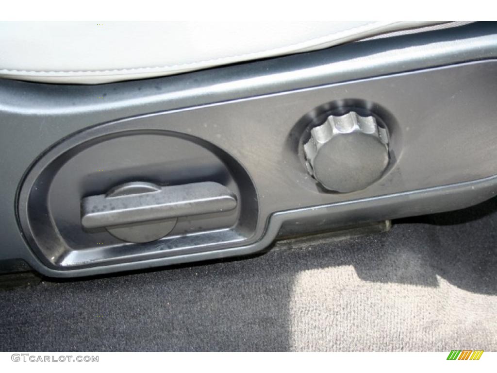 2005 F150 FX4 SuperCrew 4x4 - Oxford White / Medium Flint/Dark Flint Grey photo #39