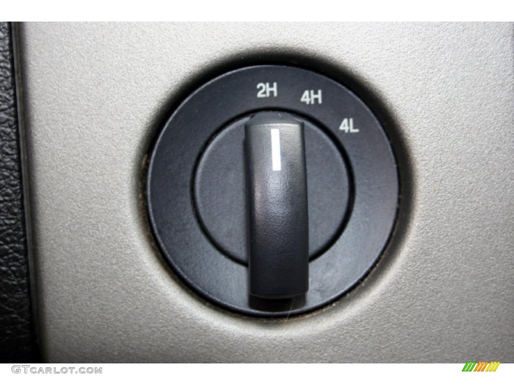 2005 F150 FX4 SuperCrew 4x4 - Oxford White / Medium Flint/Dark Flint Grey photo #73