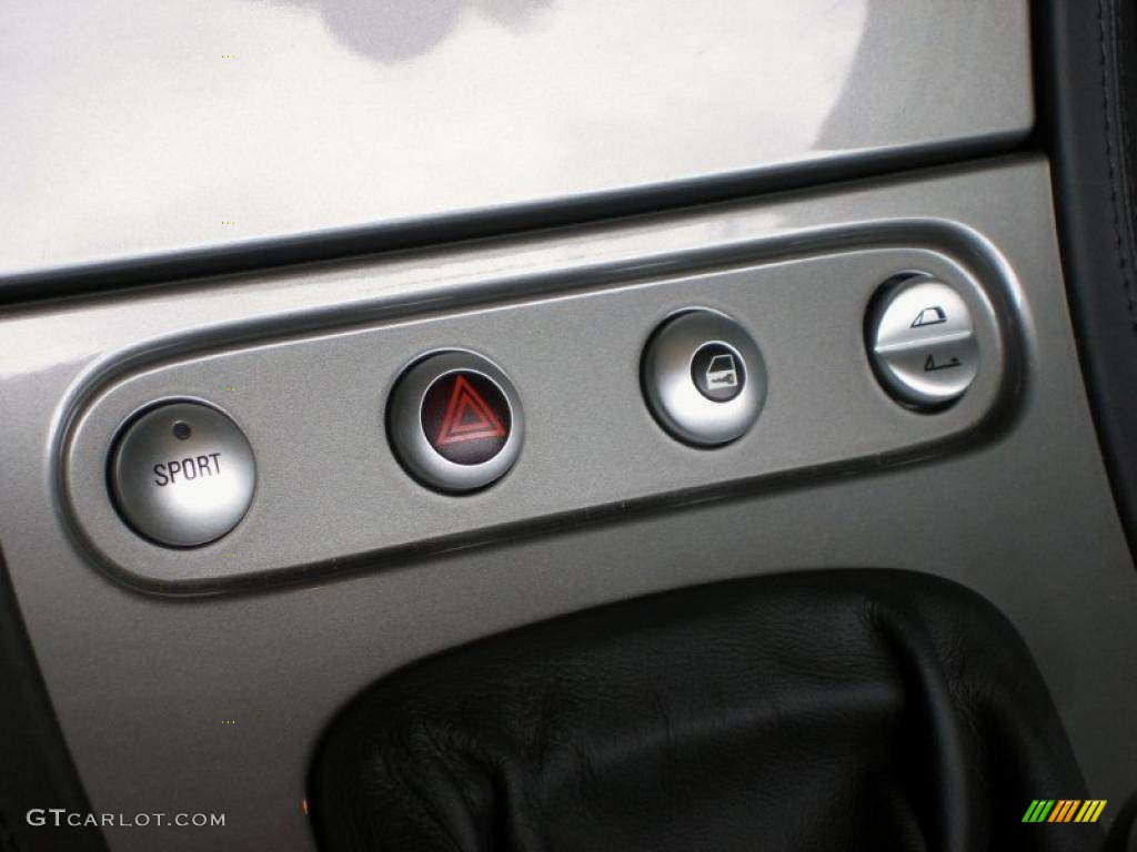 2002 BMW Z8 Roadster Controls Photo #49681647