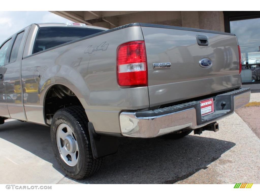 2004 F150 XLT SuperCab 4x4 - Arizona Beige Metallic / Tan photo #17