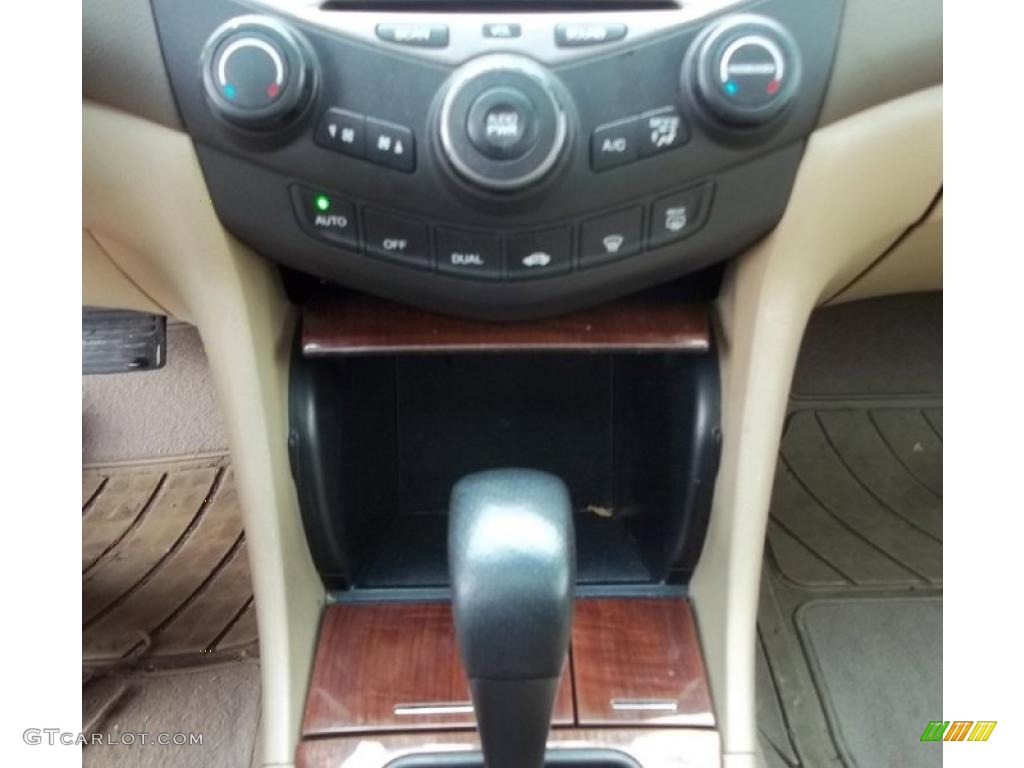 2007 Accord EX-L Sedan - Taffeta White / Ivory photo #25