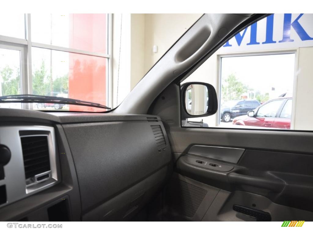 2008 Ram 1500 Big Horn Edition Quad Cab - Light Khaki Metallic / Khaki photo #17