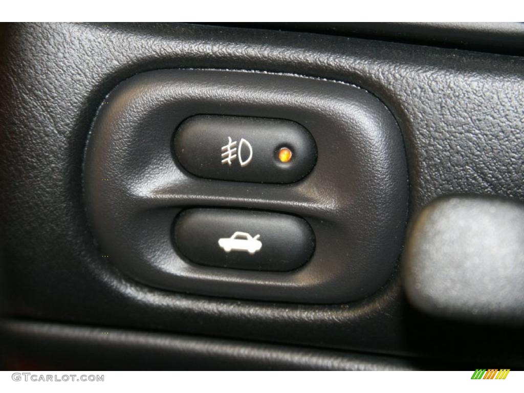 2002 Chevrolet Corvette Convertible Controls Photo #49687851
